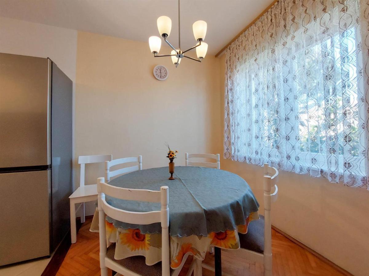 Apartments Nikola Punat Exterior foto