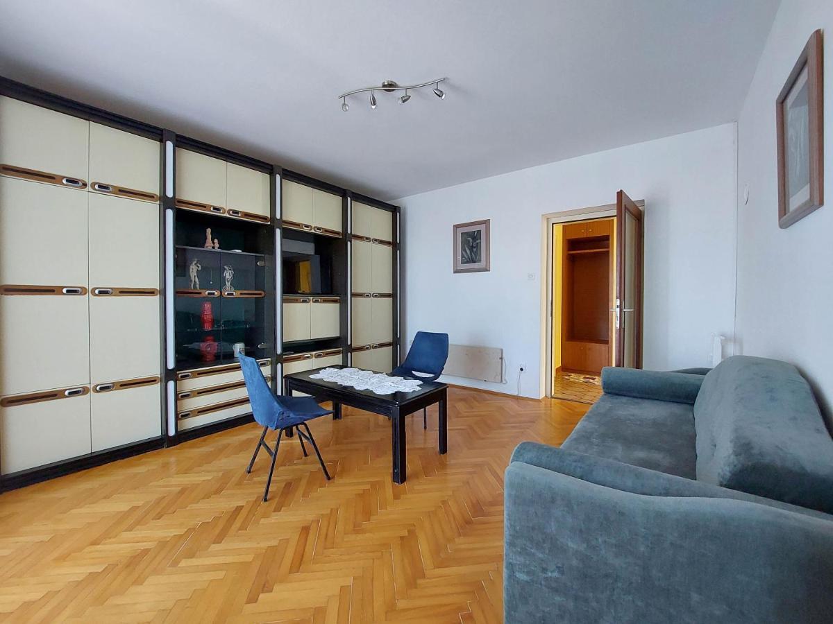 Apartments Nikola Punat Exterior foto